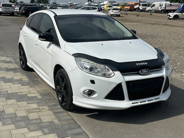 FORD Focus 2013 — imagine 5