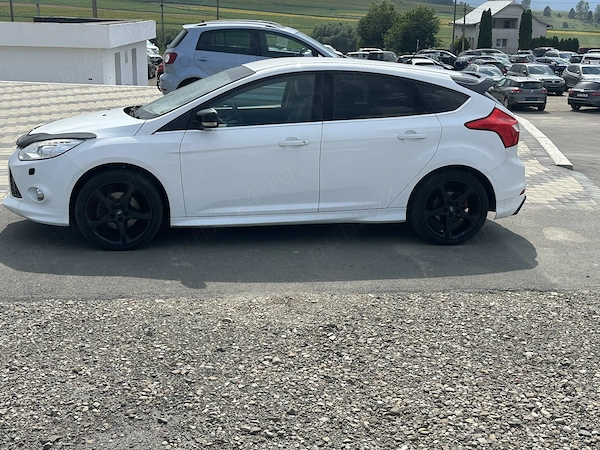FORD Focus 2013 — imagine 4