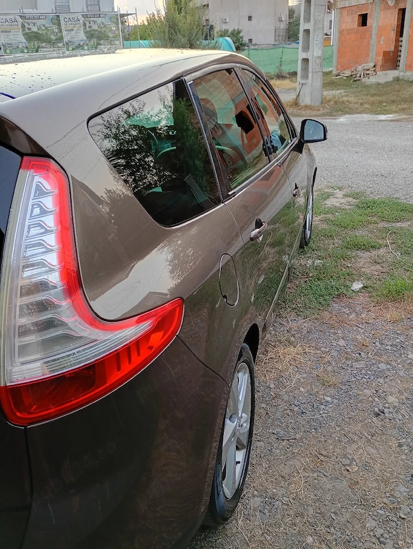 RENAULT Grand Scenic 2013 — imagine 5