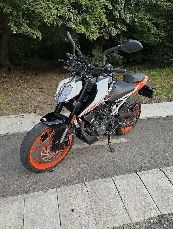 KTM Duke 125 (2023) - Ediție rară, Blue & White