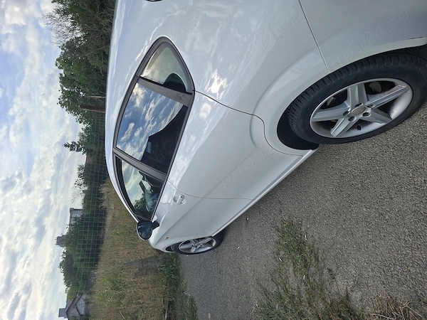 SEAT Leon 2011 — imagine 3