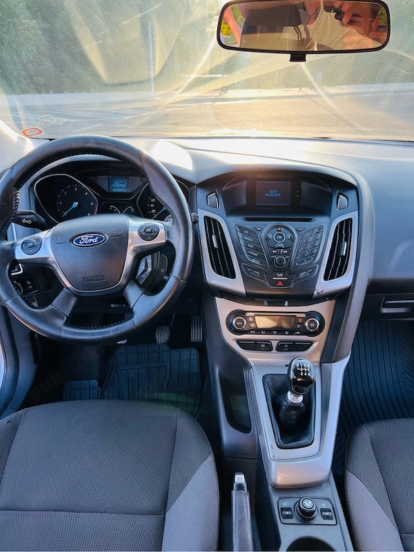 FORD Focus 2011 — imagine 4