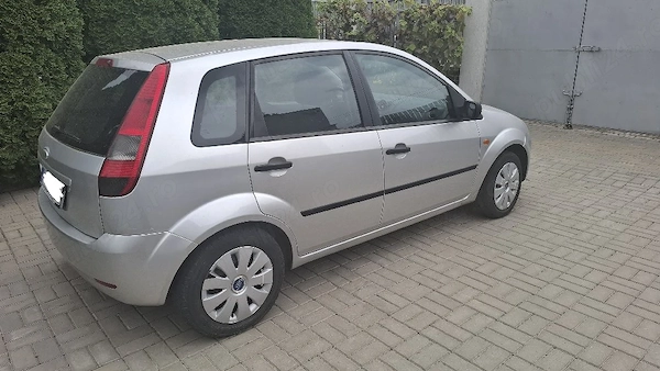 Vând Ford Fiesta