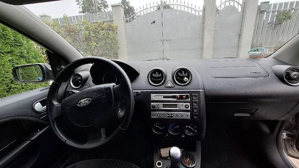 FORD Fiesta 2004 — imagine 2