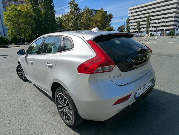VOLVO V40 2019 — imagine 3