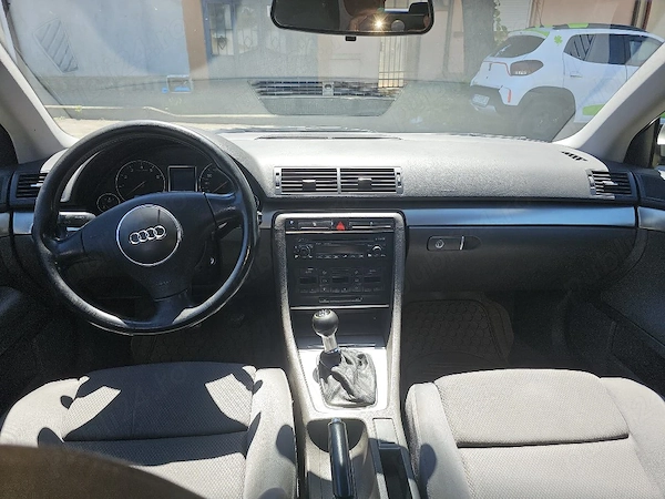 AUDI A4 2003 — imagine 2