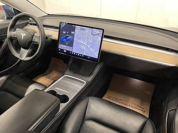 TESLA Model 3 2020 — imagine 9