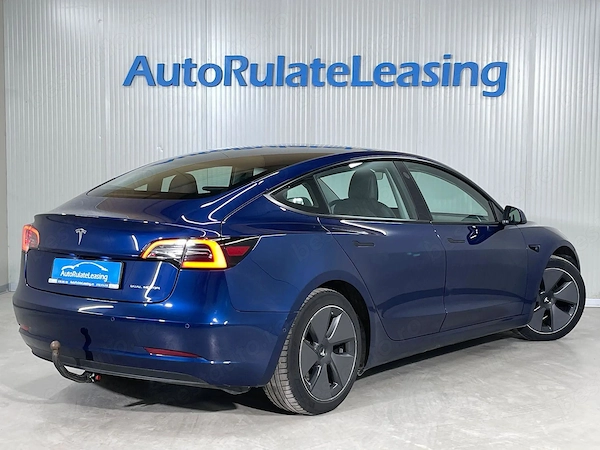 TESLA Model 3 2020 — imagine 3
