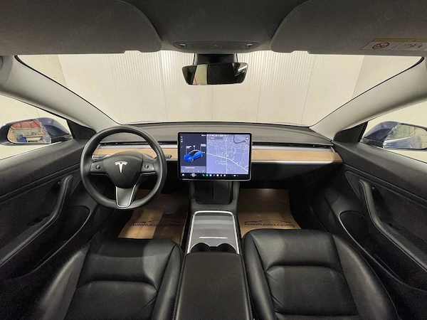 TESLA Model 3 2020 — imagine 8