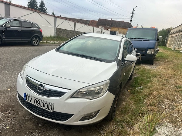 OPEL Astra 2011 — imagine 2