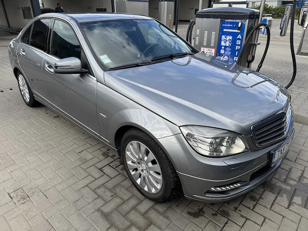 Ocazie ! Mercedes C200 CGI BlueEFFICIENCY Elegance foarte bine echipata stare foarte buna