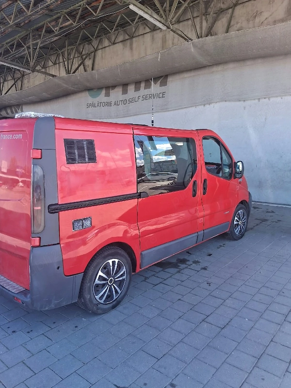 RENAULT Trafic 2005 — imagine 4