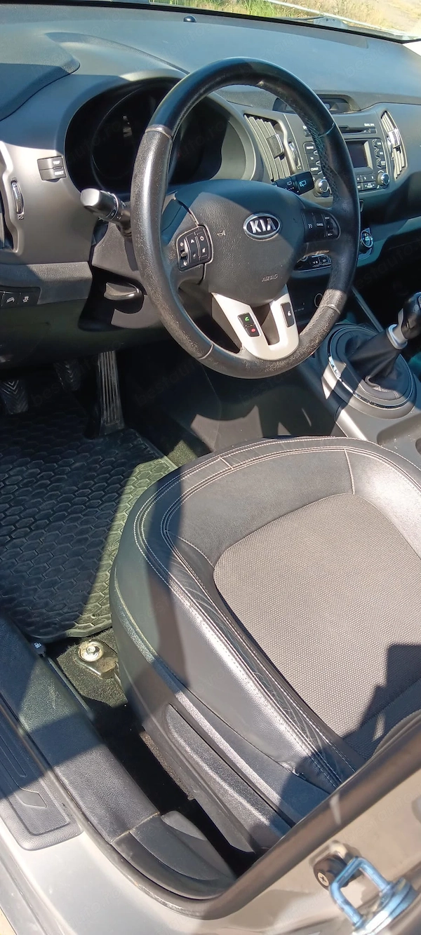 KIA Sportage 2012 — imagine 2