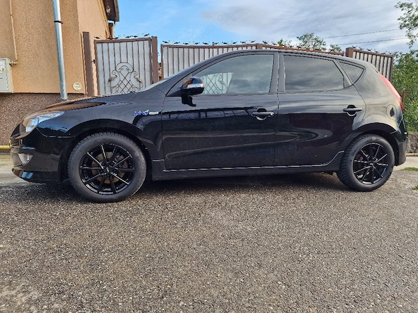 HYUNDAI i30 2011 — imagine 2