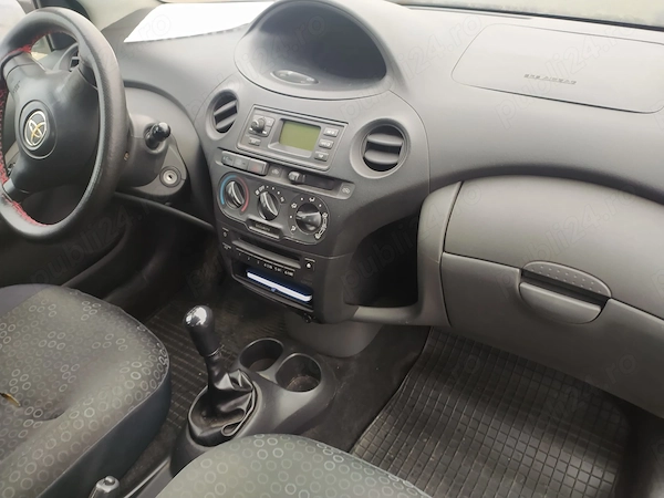 TOYOTA Yaris 2004 — imagine 4