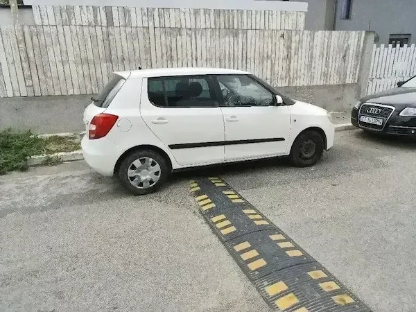 SKODA Fabia 2010 — imagine 3