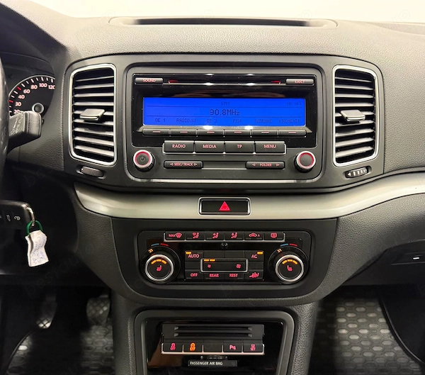 VOLKSWAGEN Sharan 2011 — imagine 12
