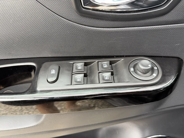 RENAULT Captur 2015 — imagine 14