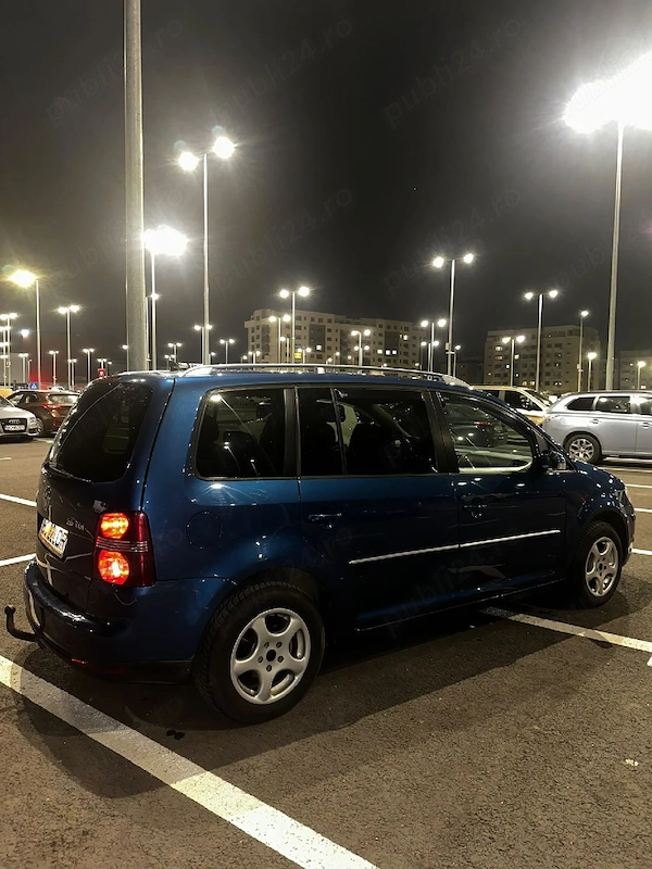 VOLKSWAGEN Touran 2010 — imagine 5