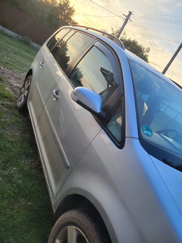 VOLKSWAGEN Touran 2003 — imagine 3