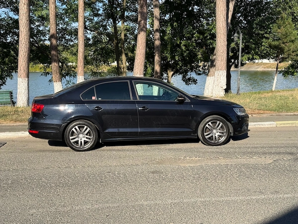 VOLKSWAGEN Jetta 2012 — imagine 2