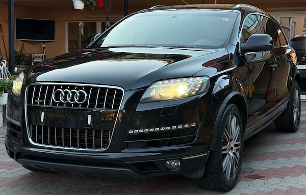 Audi Q7 3.0TDI S-Line 7 Locuri Bose Keyless Panoramic Lane Assist