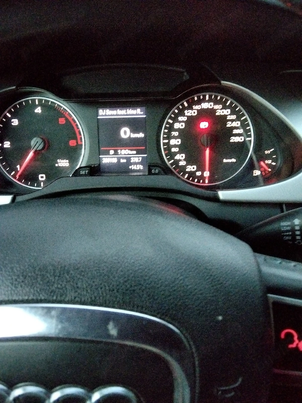 Ofer spre vânzare Audi A4 B8 avant diesel 2.0 143 cp