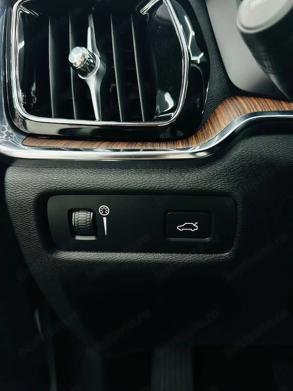 VOLVO V60 2019 — imagine 11