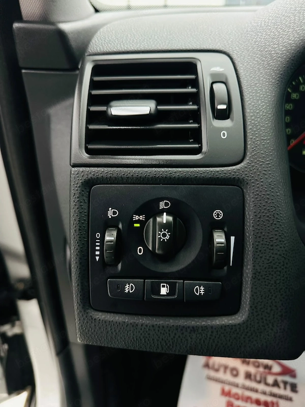 VOLVO V50 2010 — imagine 12