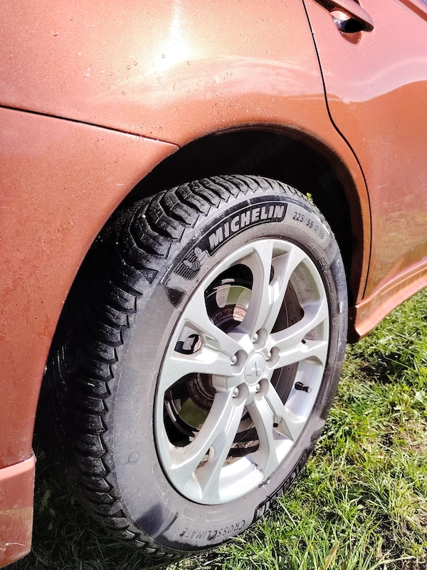 MITSUBISHI Outlander 2012 — imagine 2