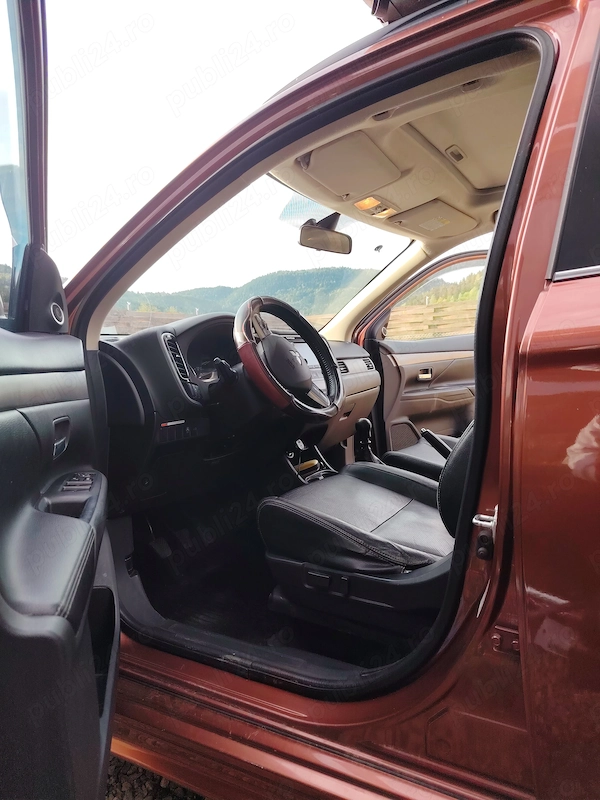 MITSUBISHI Outlander 2012 — imagine 8