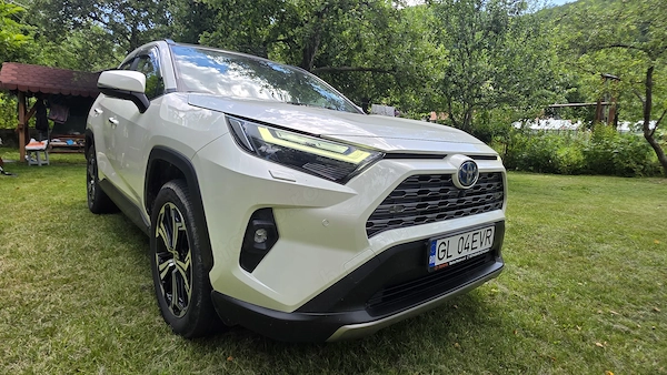 TOYOTA RAV4 2022 — imagine 5