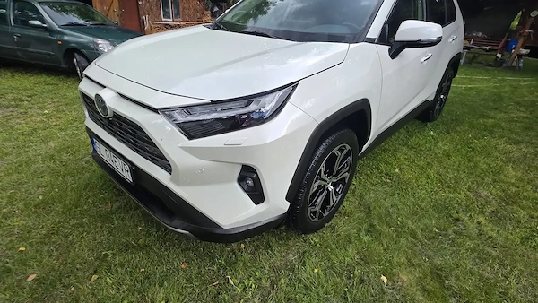 TOYOTA RAV4 2022 — imagine 2