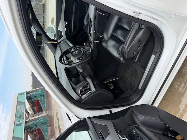 VOLVO XC90 2018 — imagine 2