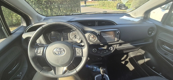 TOYOTA Yaris 2018 — imagine 4