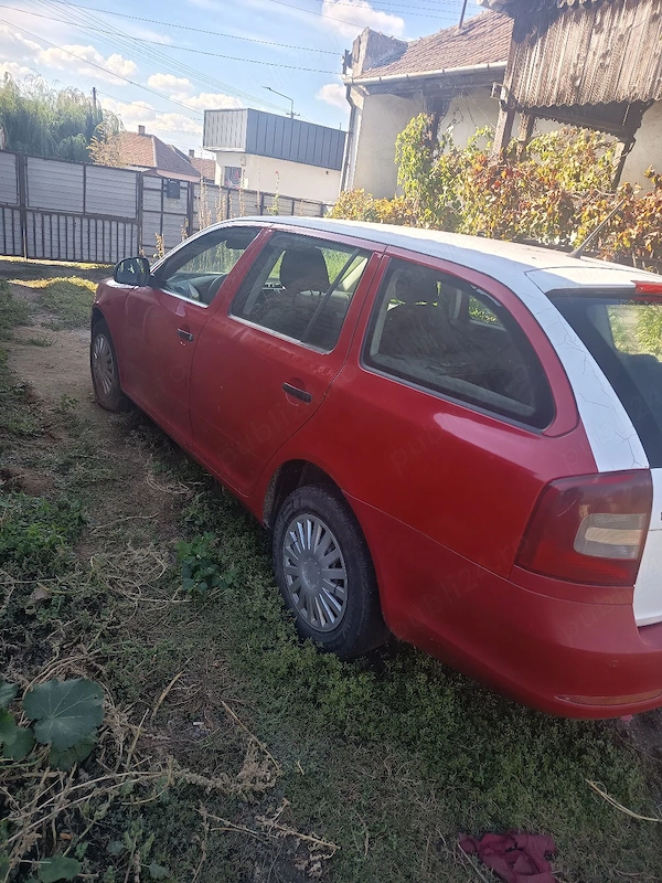 SKODA Octavia 2012 — imagine 3