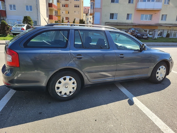 SKODA Octavia 2010 — imagine 5