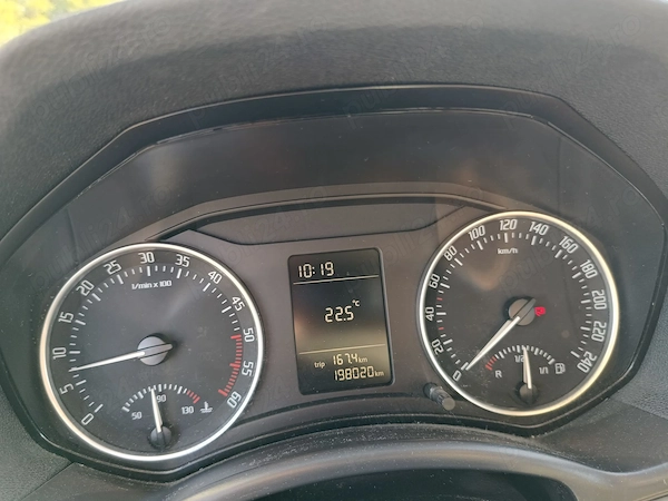 SKODA Octavia 2012 — imagine 8