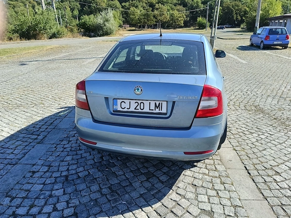 SKODA Octavia 2012 — imagine 5