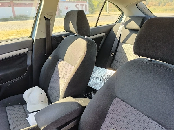 SKODA Octavia 2012 — imagine 9