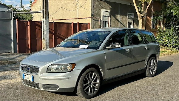 VOLVO V50