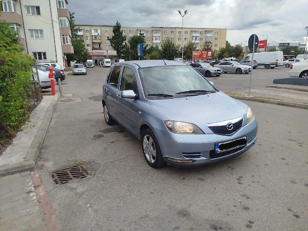 MAZDA 2