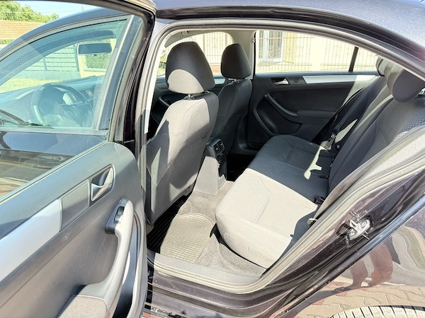 VOLKSWAGEN Jetta 2011 — imagine 7