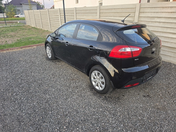 KIA Rio 2013 — imagine 3