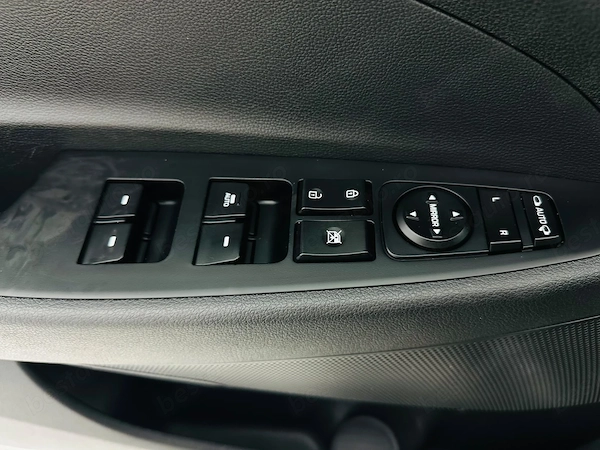 HYUNDAI Tucson 2018 — imagine 12