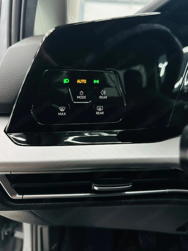 VOLKSWAGEN Golf 2023 — imagine 12