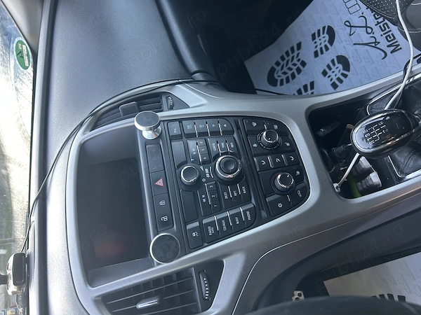 OPEL Astra 2011 — imagine 3