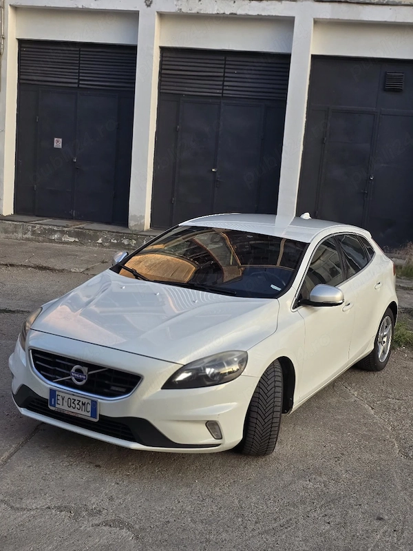 VOLVO V40 2015 — imagine 4
