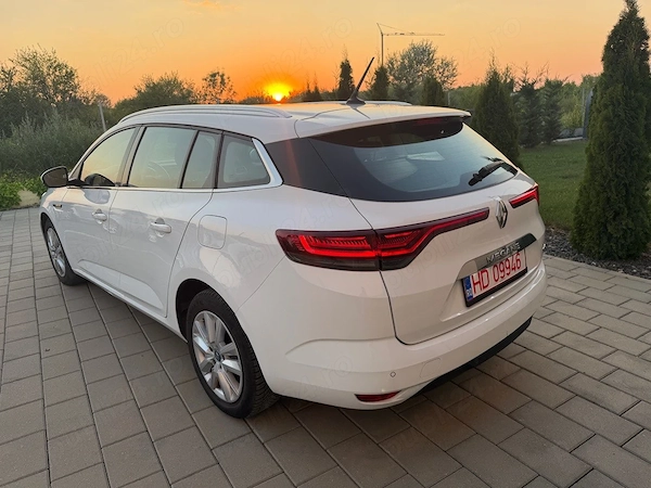 RENAULT Megane 2022 — imagine 3