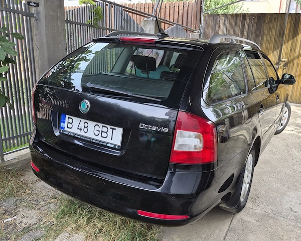 SKODA Octavia 2012 — imagine 4